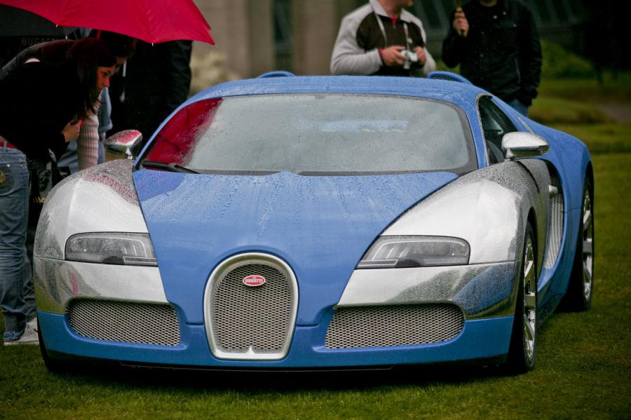  Bugatti Veyron 16.4 Centenaire 2009 года  (фото 17 из 130)